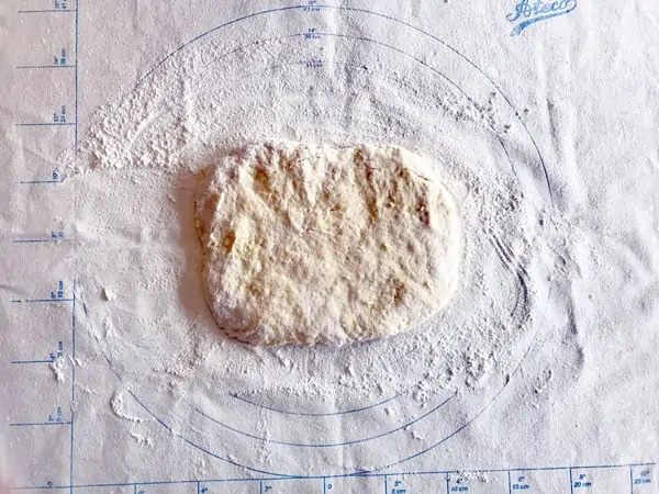 Rectanglar dough blod for homemade egg noodles
